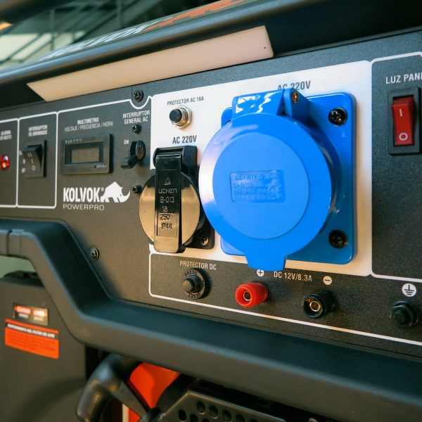 GENERADOR BENCINERO KOLVOK 6.5KW 220V MOD.GO70GTA - Imagen 5